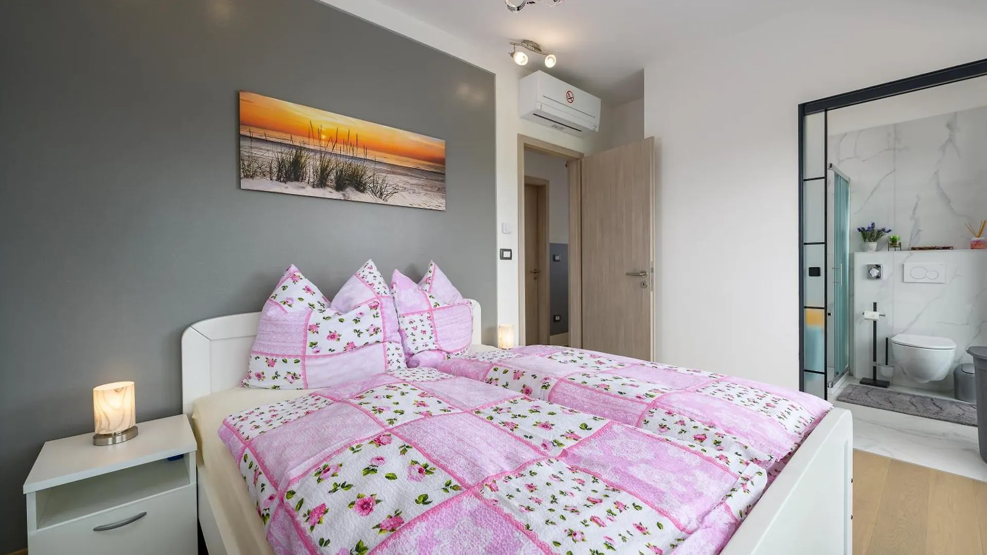 Luxury Apartments Brigitta With Whirlpool In Umag